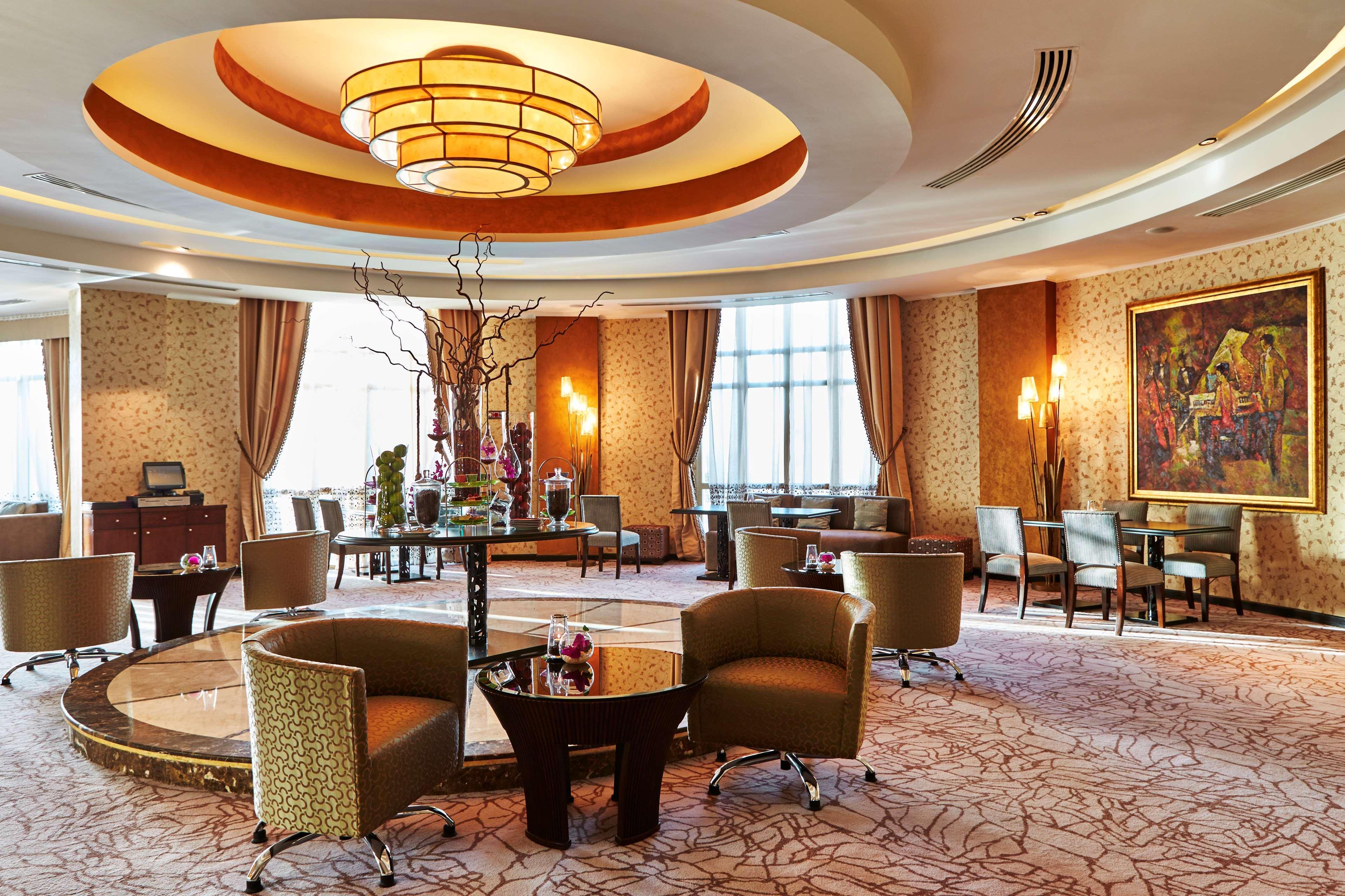 开罗凯宾斯基御美心皇宫酒店 外观 照片 The lobby of the hotel